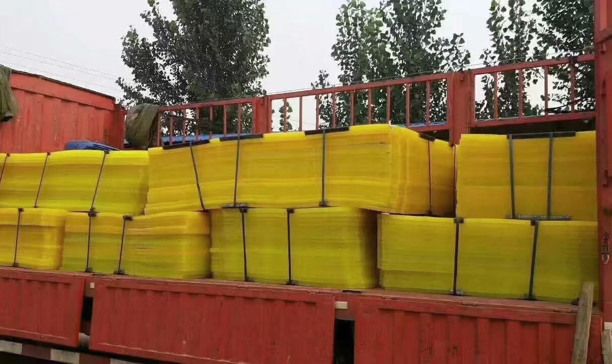 聚氨酯筛网装车1.jpg